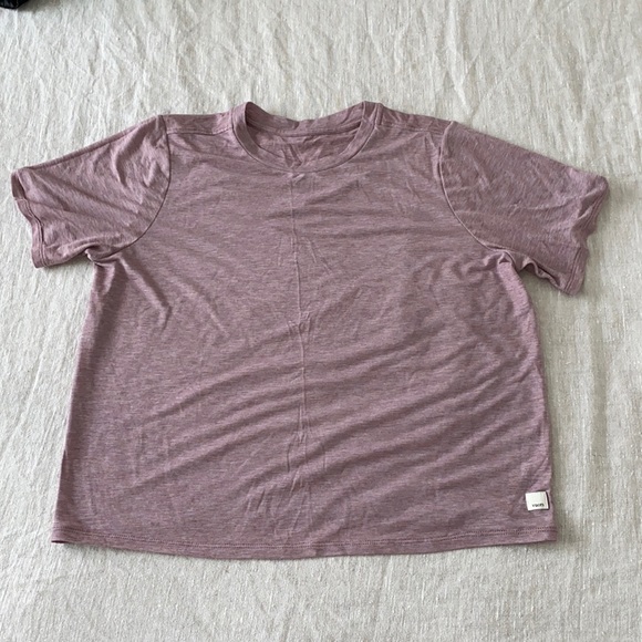 Vuori Tops - Vuori T shirt size M/L
